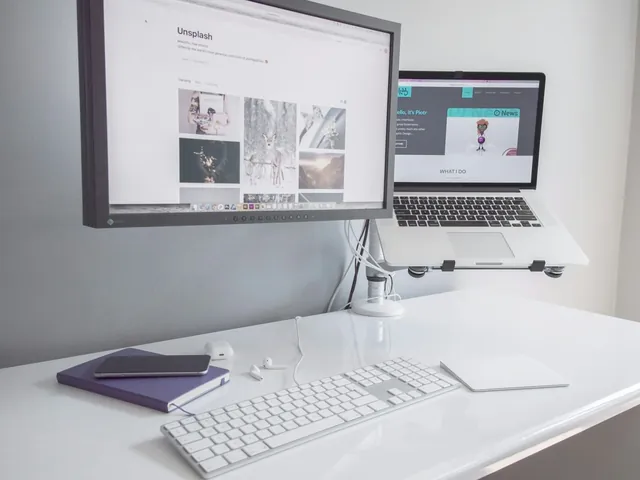 Monitor Arms & Stands